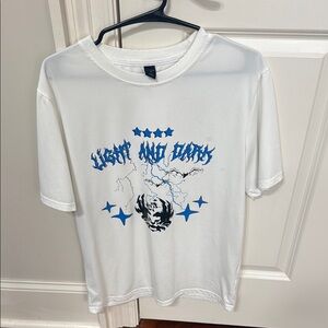 Mens White and Blue Graphic T-Shirt